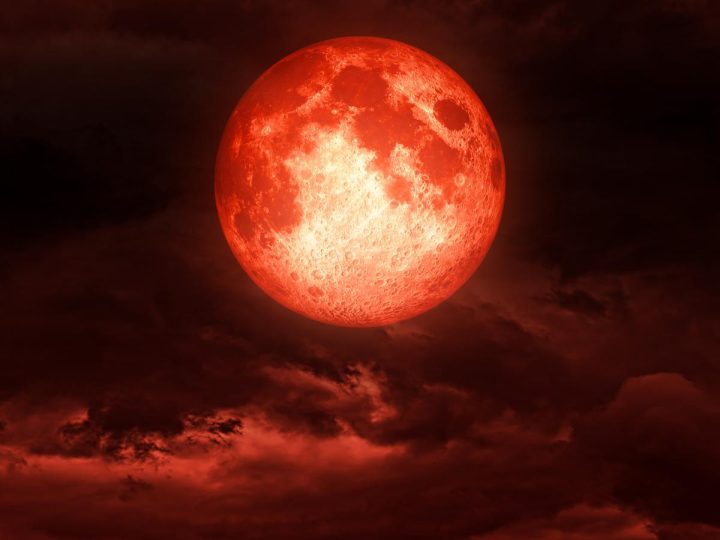 Perché la luna è rossa?