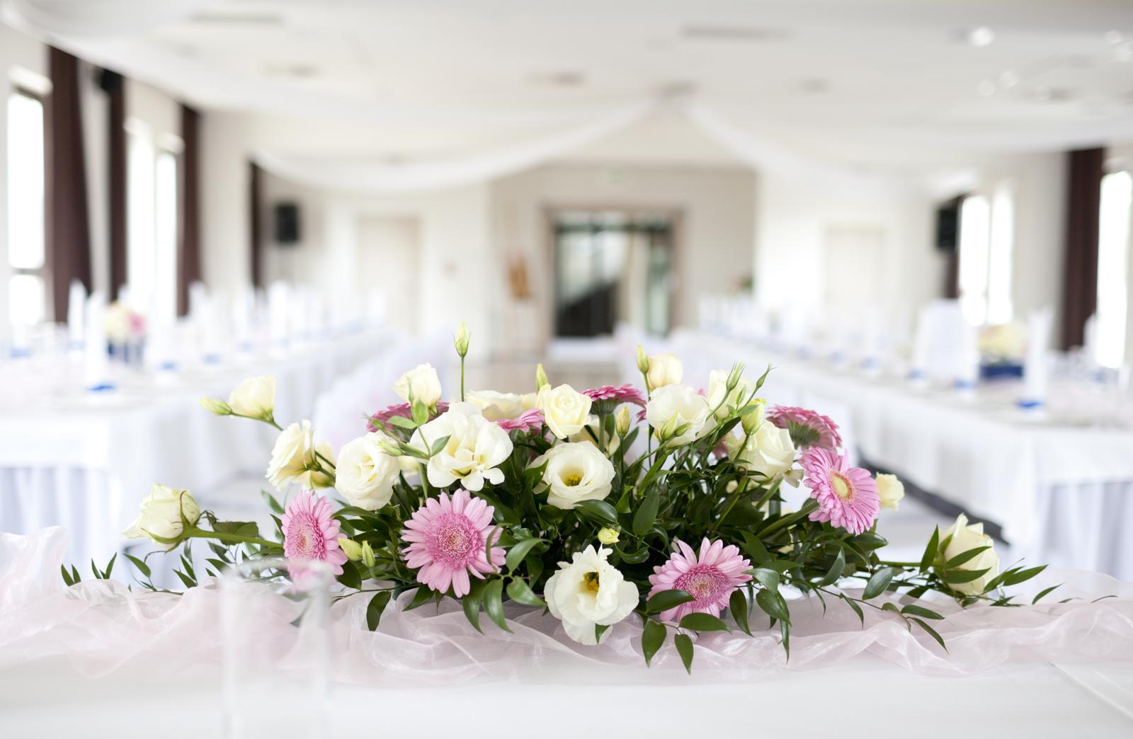 Come creare un tavolo nuziale da sogno nella casa della sposa?