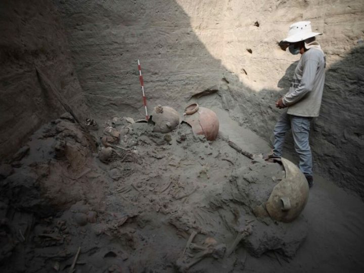 Perù, riemerge un’area funeraria intatta dopo oltre 600 anni: 38 sepolture svelano l’élite Chimú